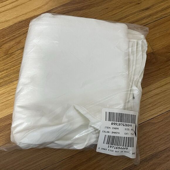 J.CREW Petite Mid-rise Kickout Jean Size 27P White NEW CH694 Casual Coastal - Picture 15 of 16